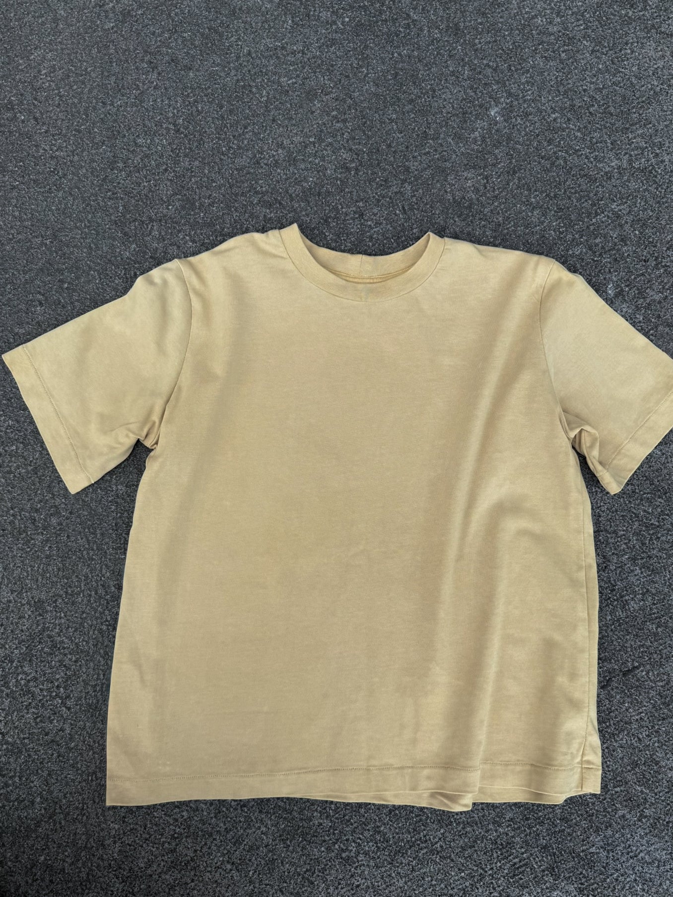 Тениска "the essential tee"