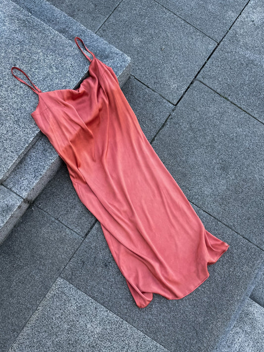 Рокля "the silk slip dress"